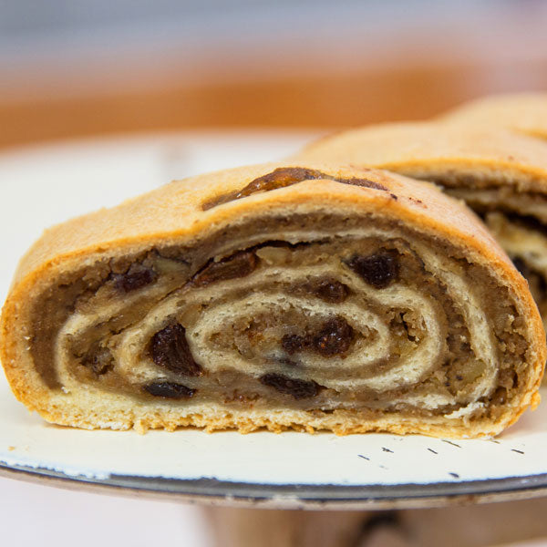 Walnut & Raisin Filled Kolachi Roll - Potica Kolache Beigli Povitica